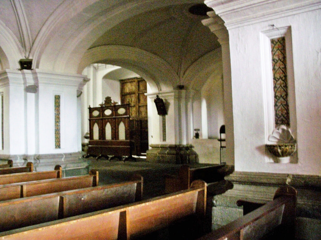 Flor de Lis (Pilastras, Iglesia Nuestra Señora de La Merced, La Antigua Guatemala, Sacatepéquez)